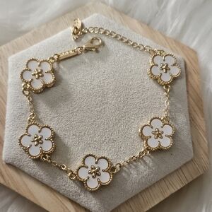 5 Leaves  Clover Bracelet